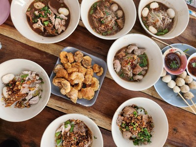 อาหาร หรือ เครื่องดื่ม