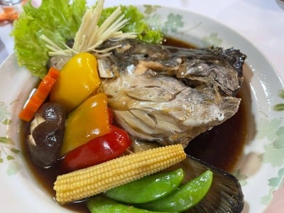 หัวปลาแซลมอนต้มซีอิ๊ว