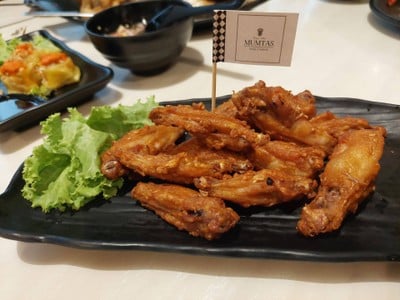 ไก่หมักทอดกรอบมุมตัสซ์