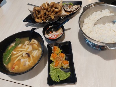 อาหาร หรือ เครื่องดื่ม