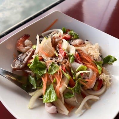 อาหาร หรือ เครื่องดื่ม