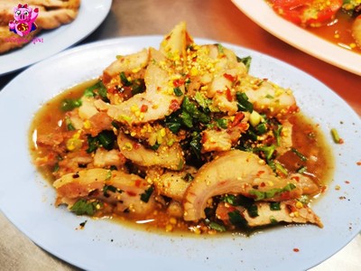 น้ำตกคอหมู