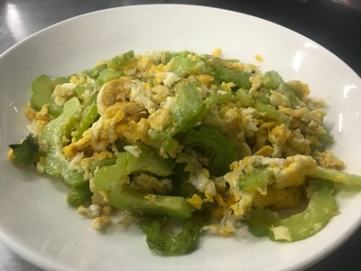 มะระผัดไข่