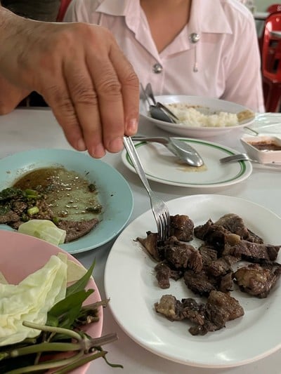 เสือร้องไห้