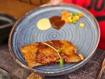 อาหาร หรือ เครื่องดื่ม