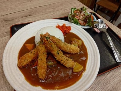 แกงกะหรี่กุ้งชุปแป้งทอด