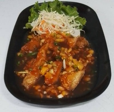 ไก่ทอดราดซอสสามรส