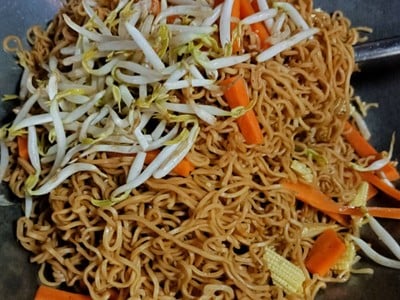 วิธีทำ ผัดไวไว (เมนูล้างตู้เย็น)