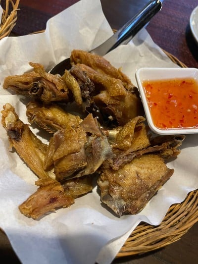 ปีกไก่ทอดน้ำปลา
