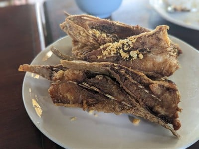 เมนูของร้าน ร้านอาหารปลาเเม่นํ้า(เอกชัย131) -