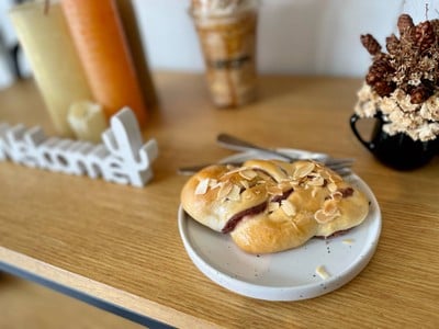 🥖 Red Bean Bun. (Price 22 Baht.)