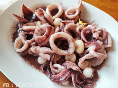 ปลาหมึกผัดกระเทียมโทน