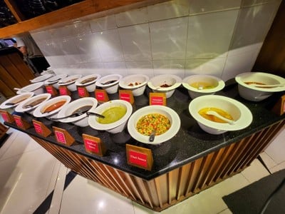 อาหาร หรือ เครื่องดื่ม