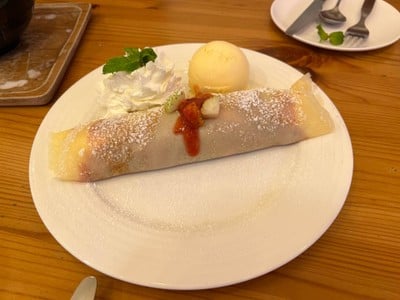 Crepe-เครปสตรอเบอรี่ครีมสด