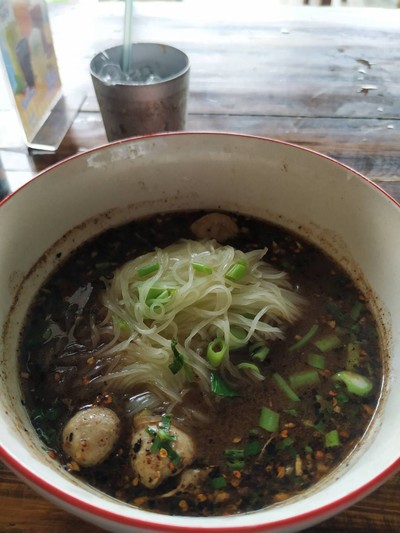 เล็กหมูน้ำตก