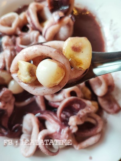 ปลาหมึกผัดกระเทียมโทน