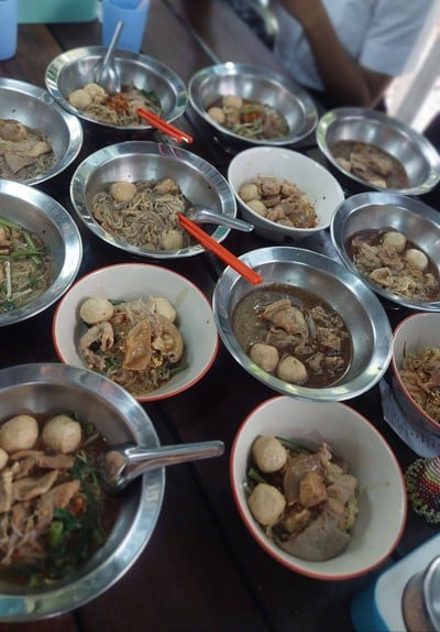 อาหาร หรือ เครื่องดื่ม