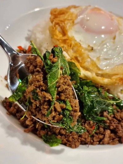 กะเพราเนื้อบด