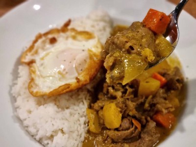 กะหรี่เนื้อสไลด์