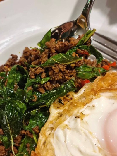 กะเพราเนื้อบด