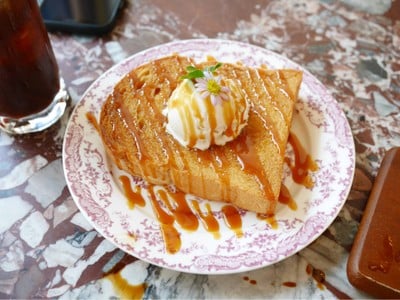 หลานเอก คอฟฟี่เฮาส์ Yomjinda