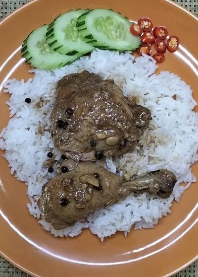 ไก่อาโดโบ ไก่อบสไตล์ฟิลิปปินส์ Chicken Adobo