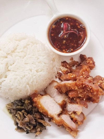 ข้าวหมูทอด