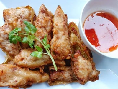 พริกหยวกยัดไส้ทอด