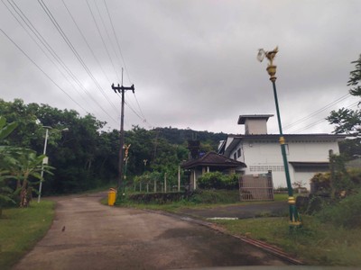 ทางขึ้นวัด