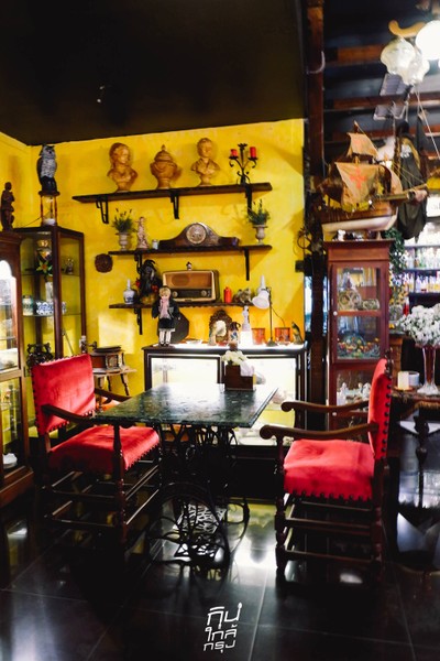The Witch Antiques & Restaurant