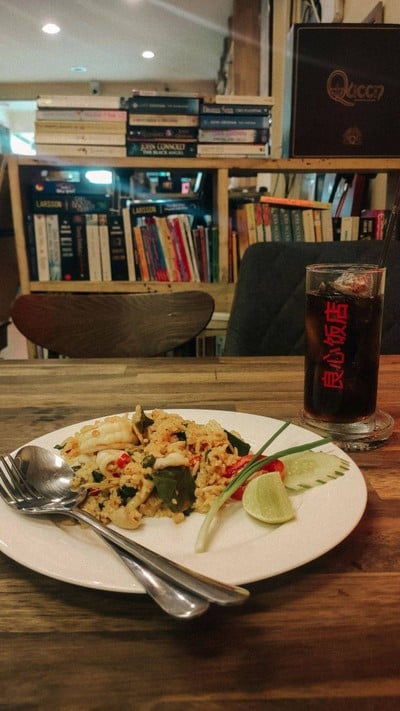 อาหาร หรือ เครื่องดื่ม