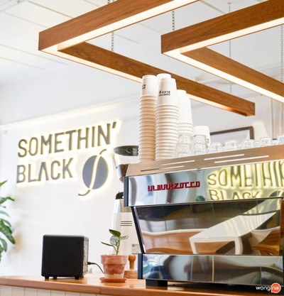 SOMETHIN' BLACK coffee & bakery พระโขนง คลองตัน