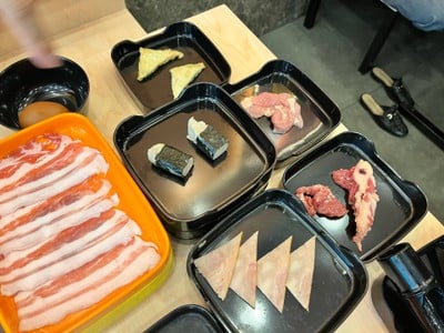 หมูสองชั้น แอมปาร์ค จุฬาฯ