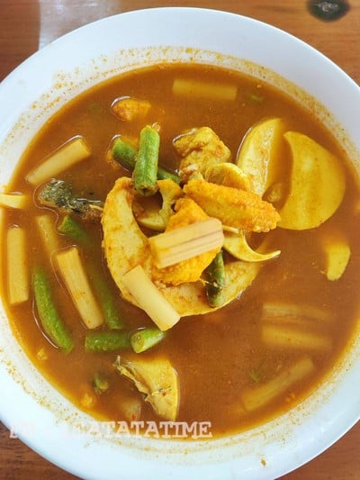 แกงเหลืองปลากะพงผักรวม