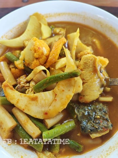 แกงเหลืองปลากะพงผักรวม