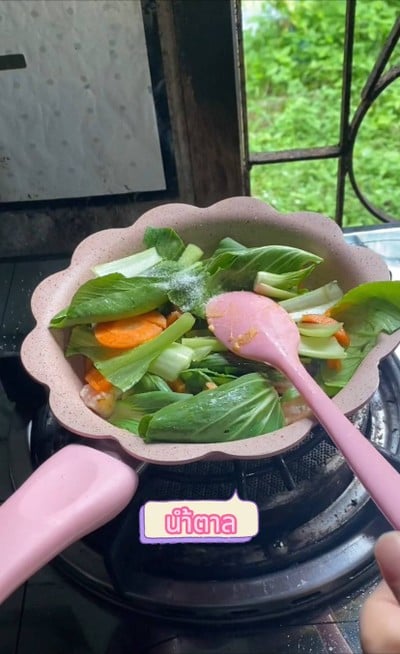 วิธีทำ ผัดอกไก่กวางตุ้งฮ่องเต้