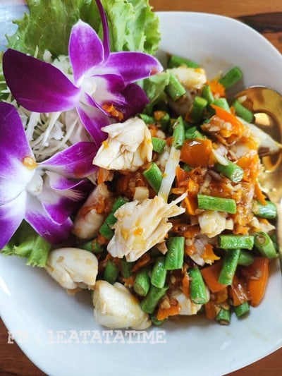 ปูก้อนผัดพริกเหลือง