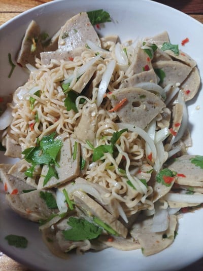 ยำหมูยอ