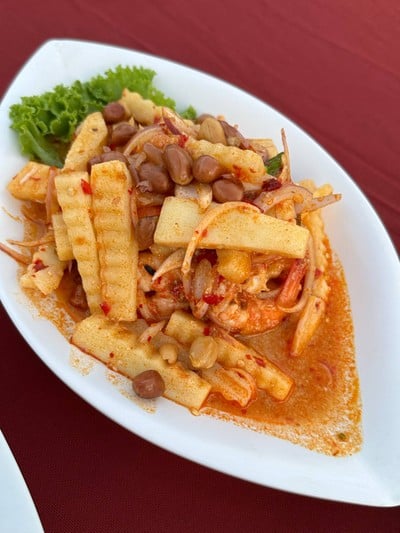 ยำยอดมะพร้าวอ่อนกุ้งสด