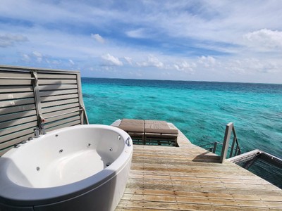 หลังห้องเรา  แค่มองจากมุมนี้ ก็ไม่อยากไปไหนแล้ว  (แต่ถ้าไม่เดินไปไหนก็จะไม่คุ้ม)