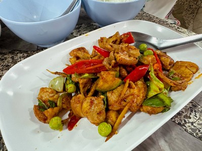 หมูป่าผัดเผ็ด