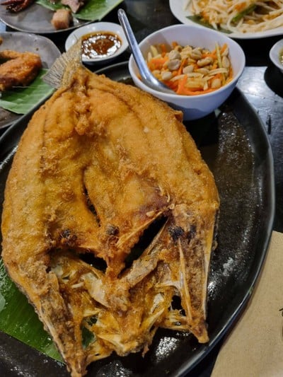 ปลากะพงทอดน้ำปลา