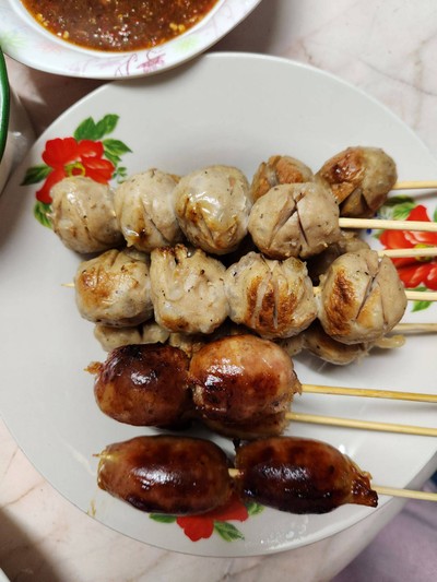 อาหาร หรือ เครื่องดื่ม