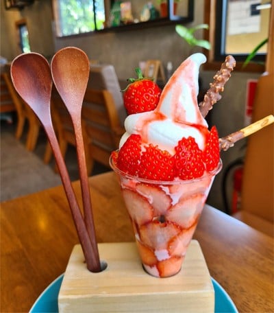 Hokkaido Strawberry Parfait