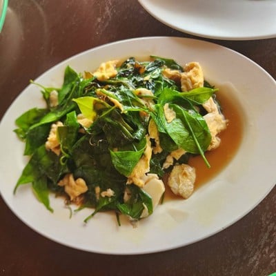 ยอดเขรียงผัดไข่