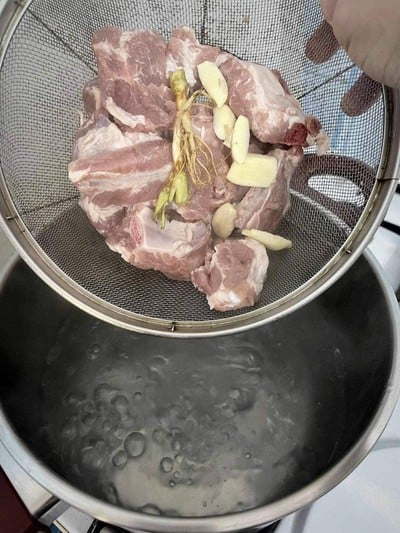 วิธีทำ ต้มรากบัว กระดูกอ่อน เก๋ากี้ #Wongnaichef