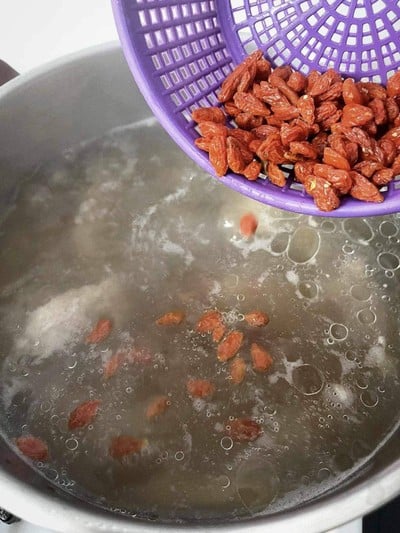 วิธีทำ ต้มรากบัว กระดูกอ่อน เก๋ากี้ #Wongnaichef