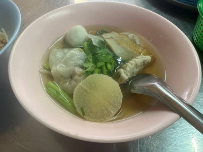 เกาเหลาเกี้ยวปลา