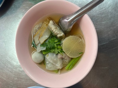 เกาเหลาเกี้ยวปลา