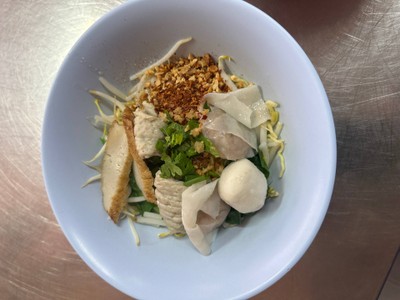 บะหมี่แห้งเกี้ยวปลา